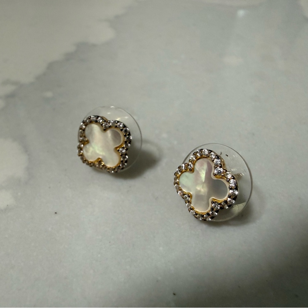 Mother pearl earrings